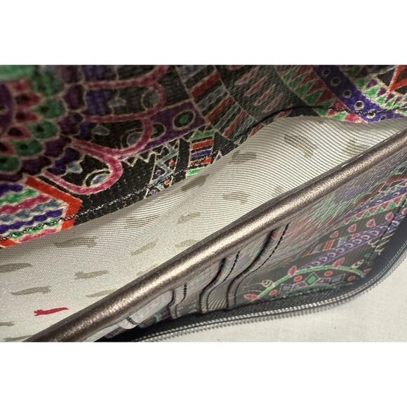 Sakroots Wallet Zip Around Artist Circle Black Multi Color Llama Mandala NWOT - Picture 13 of 14